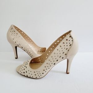 NEW Adrienne Vittadini Beige Cutout Boutique Leather Comfort Heels Size 9 M